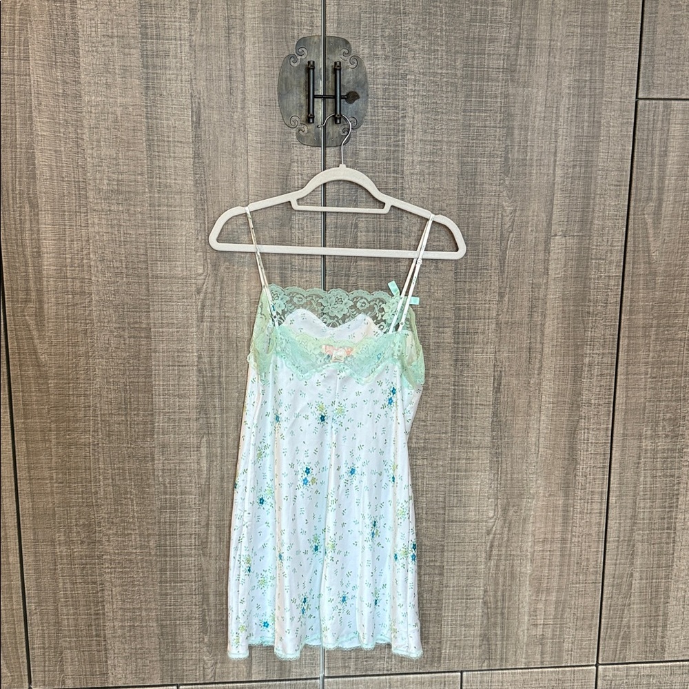 Victoria's Secret Floral Lace Trim Slip Dress‎ - Picture 6 of 12